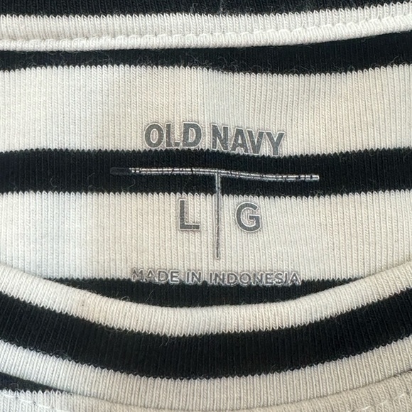 Old Navy Black and White Striped Top - Picture 4 of 9